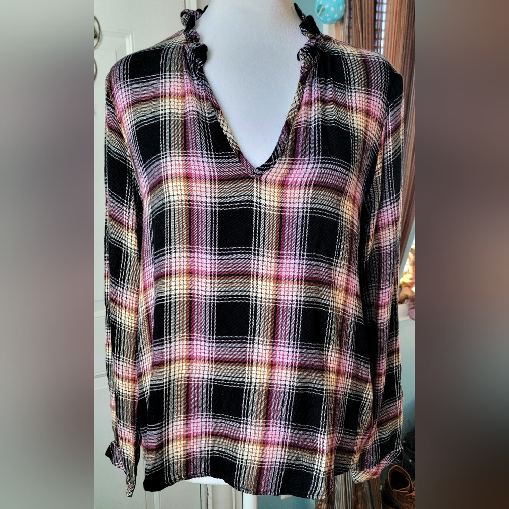 Cloth & Stone Anthropologie V-Neck Flannel Blouse Womens S Pink Black Plaid Soft